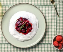 Fresas con tomillo y menta al balsámico
